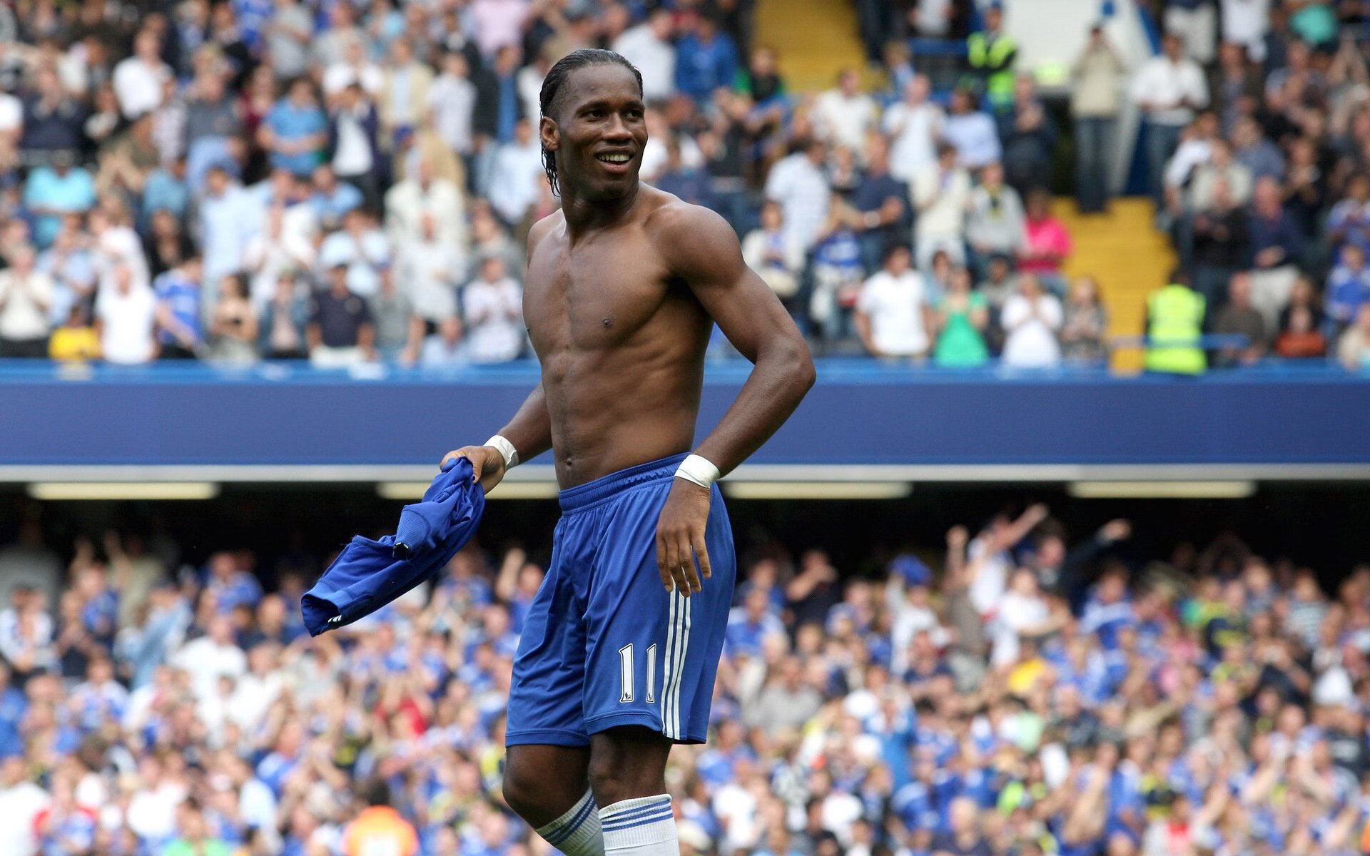 费德勒爆冷击败皇家马德里，势不可挡引爆全场！